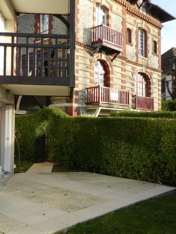 Appartement Proche Mer Avec Jardin Ensoleille Houlgate Exterior photo